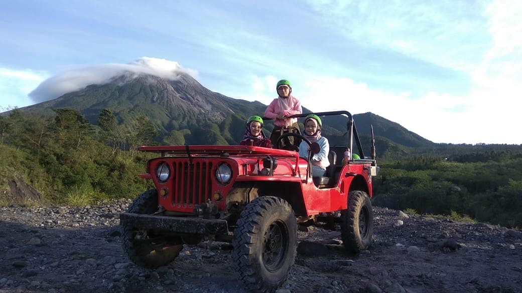 Jeep Merapi