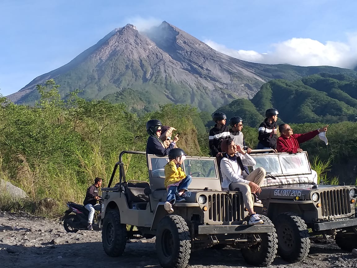 Jeep Merapi