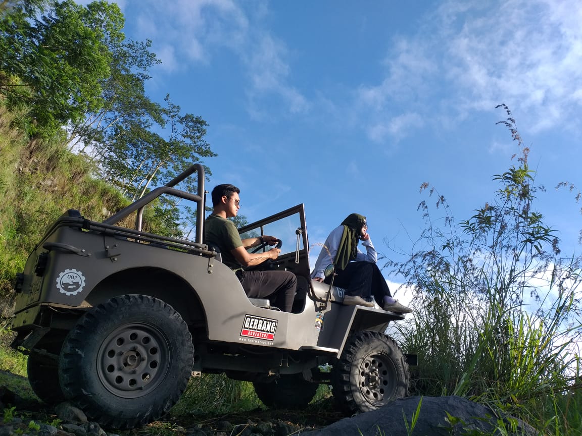 Jeep Merapi