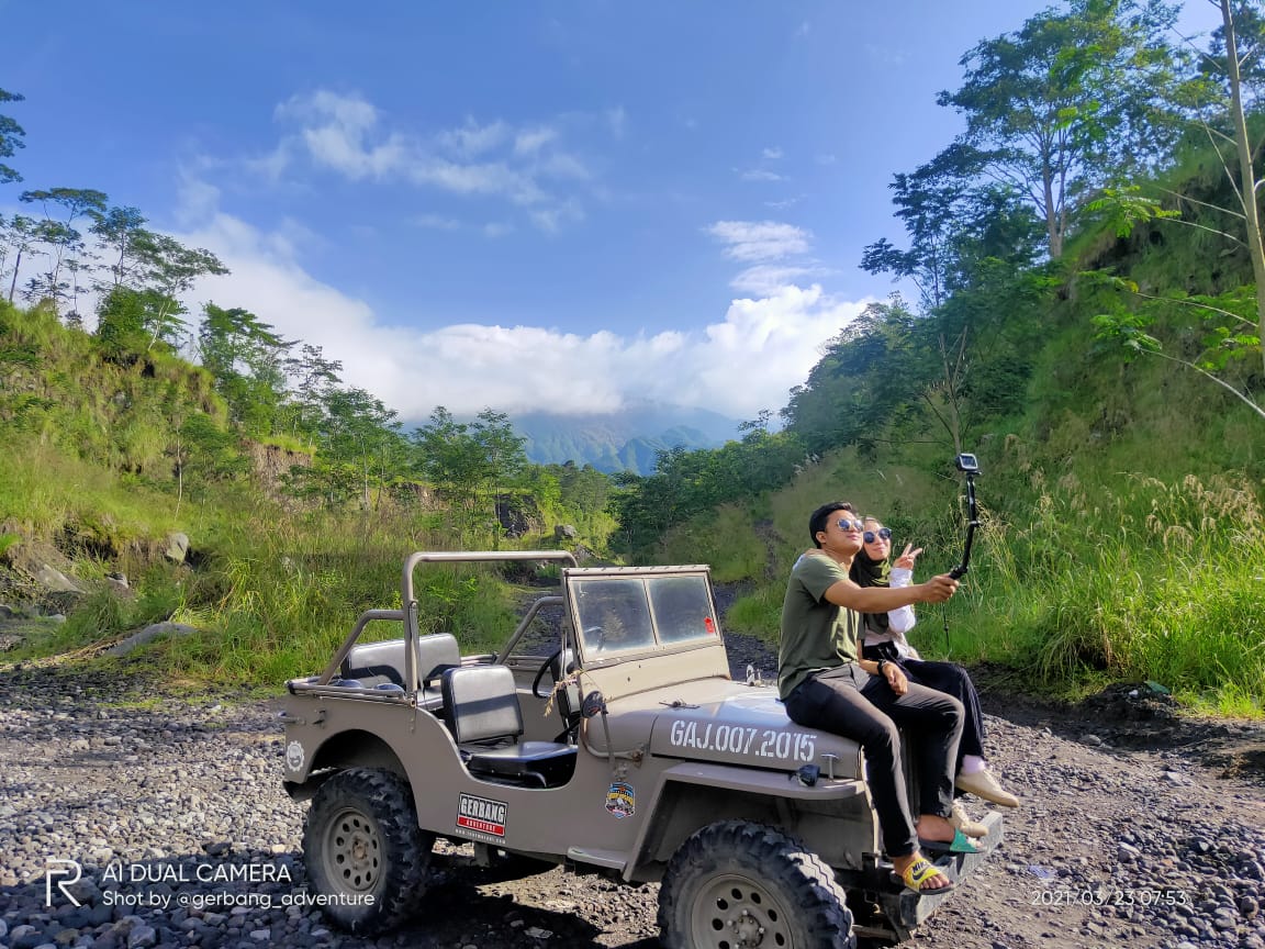 Jeep Merapi