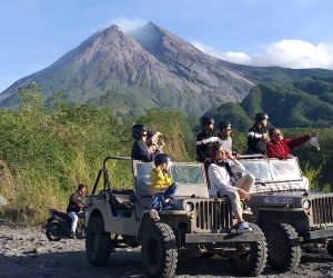 Jeep Merapi