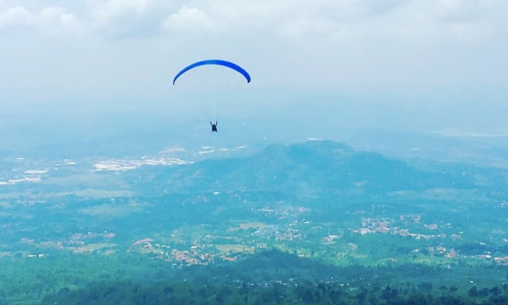 Paralayang Gunung Gajah