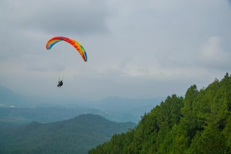 Paralayang Piramida Rowosari