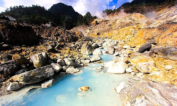 Eksplore Kawah Ratu 