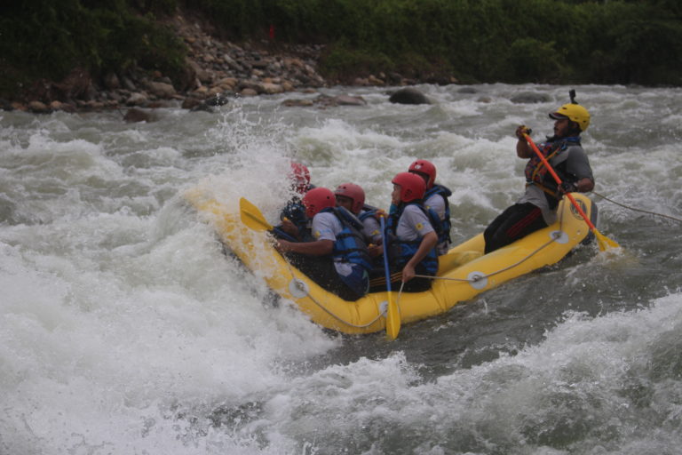 Rafting Sungai Batang Anai