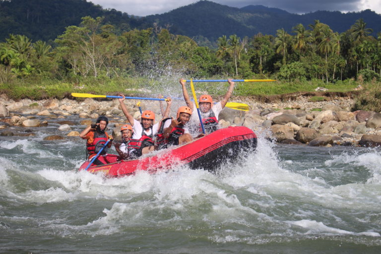 Rafting Sungai Batang Anai