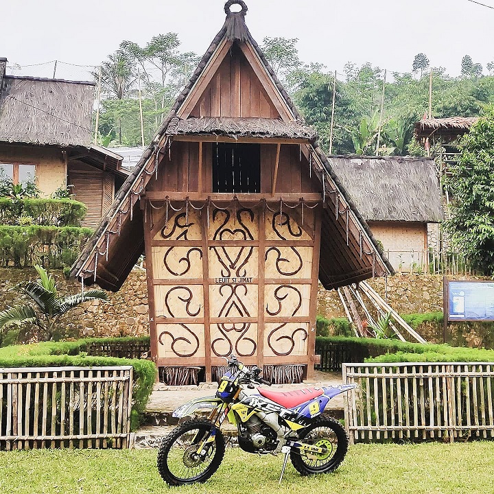 Kasepuhan Sinar Resmi