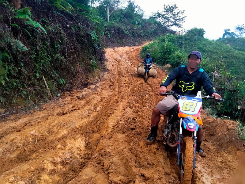 Sensasi Trail Citorek Negeri diatas awan 