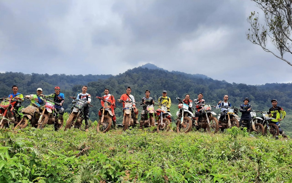 Sensasi Trail Citorek Negeri diatas awan 