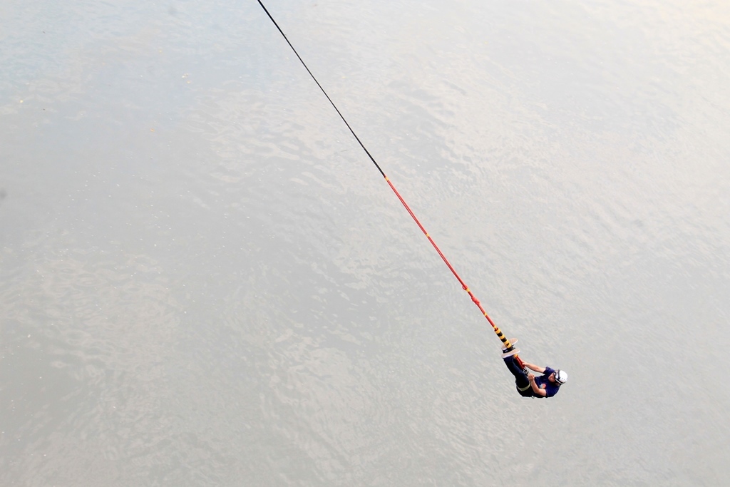 Bungee Jumping 