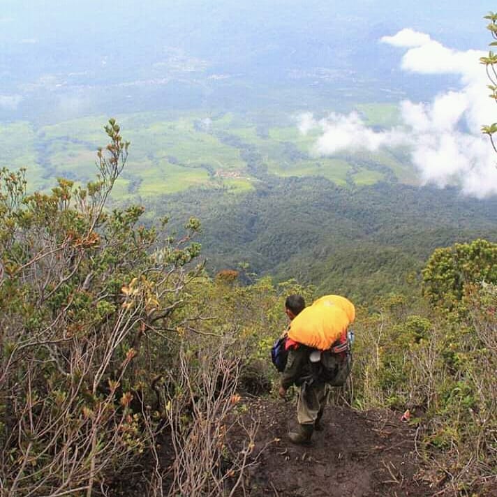 Hiking Gunung Dempo