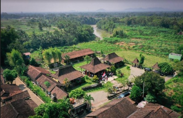 Serenade of the Menoreh Hill