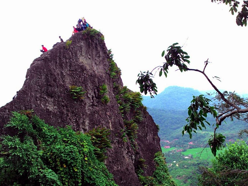 Puncak Munara