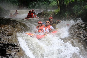 Rafting Air Hangat