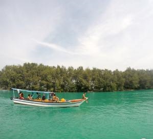 Snorkling dan Explore  Pulau Pramuka