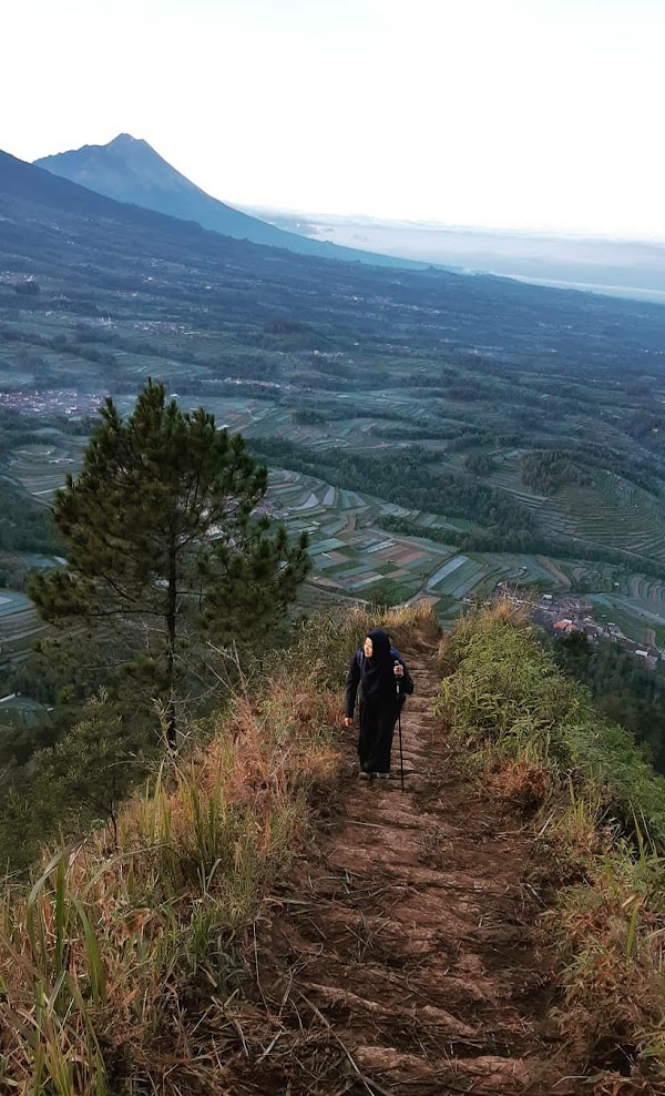 Hiking Gunung Andong