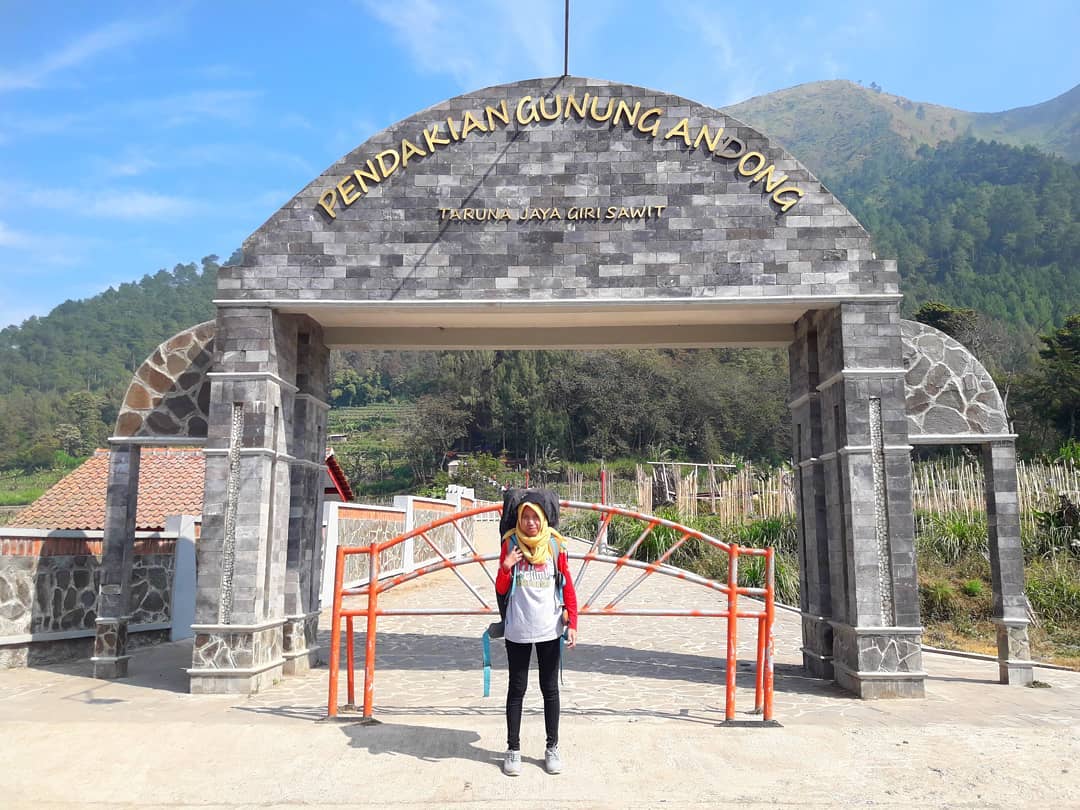 Hiking Gunung Andong